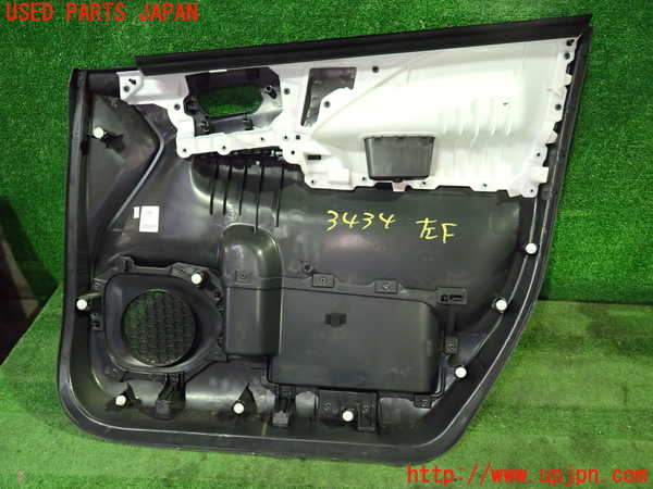 1UPJ-9234341264]セレナ e-POWER(HFC27)左前ドア内張り 中古_4