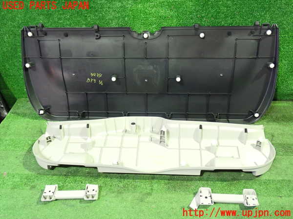 1UPJ-9234341578]セレナ e-POWER(HFC27)バックドア内張り 中古_4