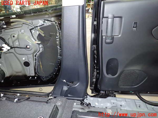 1UPJ-9234347665]セレナ e-POWER(HFC27)右センターピラートリム 中古_3