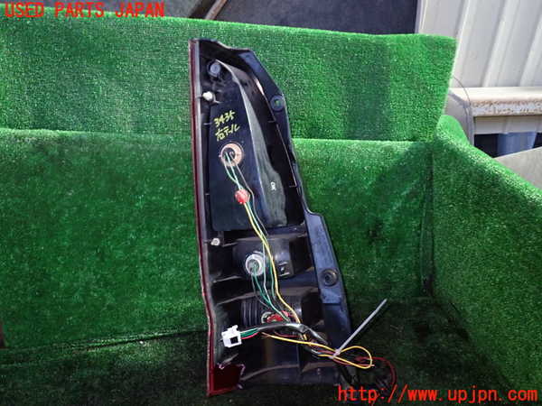 1UPJ-9234351530]セレナ(TC24)右テールランプ 中古_3