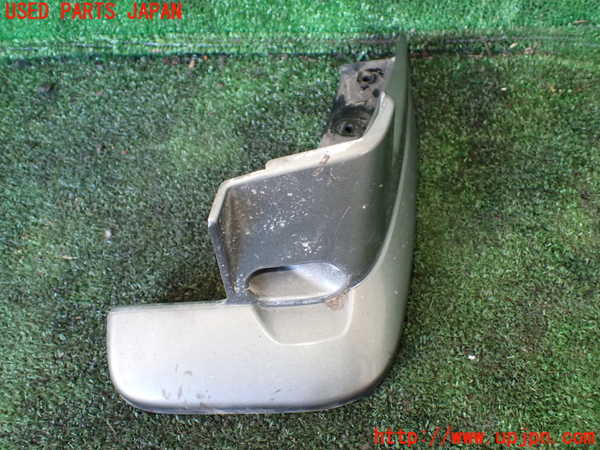 1UPJ-9234351450]セレナ(TC24)右フロントマッドガード(泥除け) 中古_2