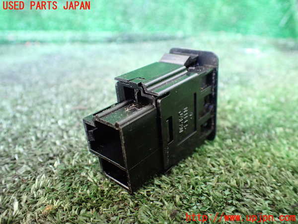 1UPJ-9234356306]セレナ(TC24)スイッチ1 中古_2