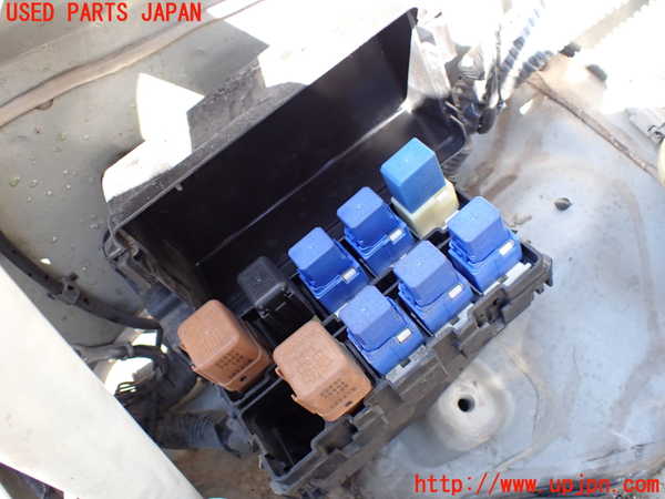 1UPJ-9234356742]セレナ(TC24)ヒューズボックス2 中古_2