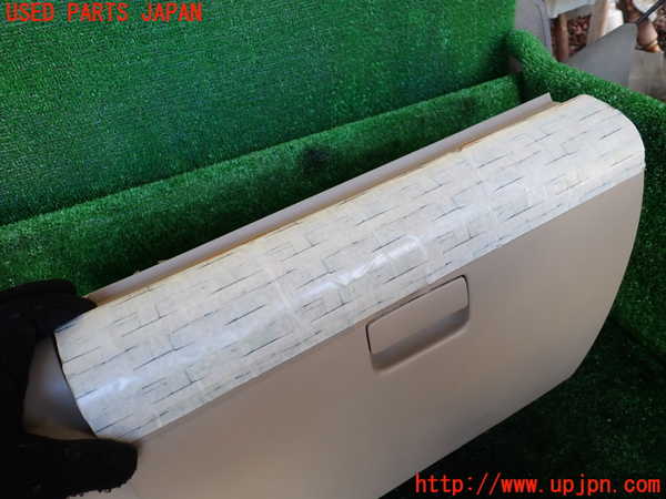 1UPJ-9234357516]セレナ(TC24)グローブボックス1 中古_2