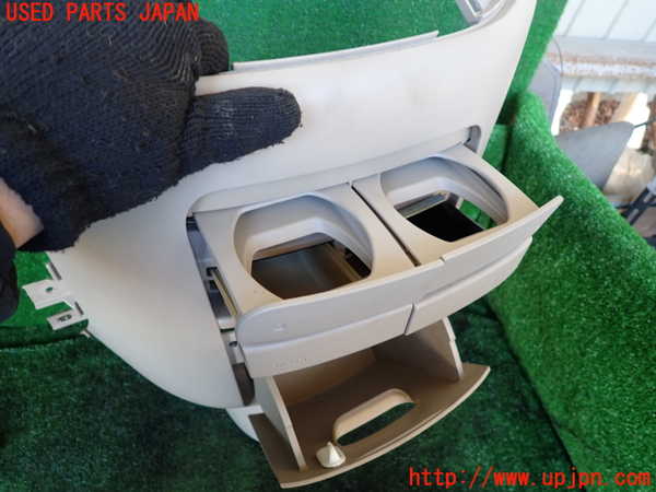 1UPJ-9234357549]セレナ(TC24)コンソール 中古_2