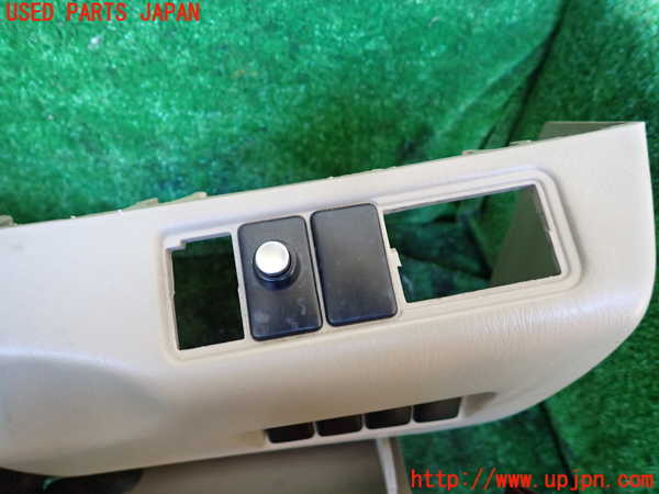 1UPJ-9234357841]セレナ(TC24)小物入れ1 中古_2