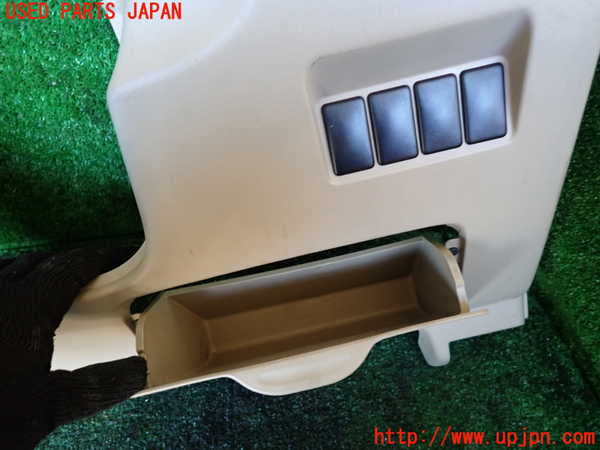 1UPJ-9234357841]セレナ(TC24)小物入れ1 中古_3