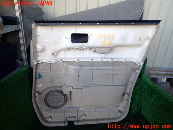 1UPJ-9234351264]セレナ(TC24)左前ドア内張り 中古_4