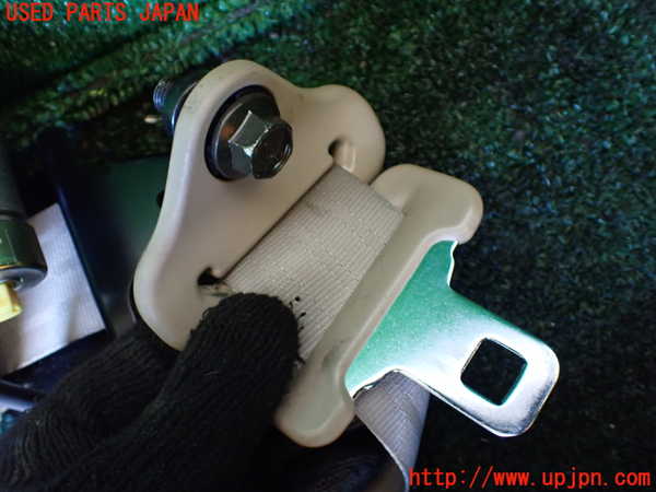 1UPJ-9234357075]セレナ(TC24)助手席シートベルト 中古_2
