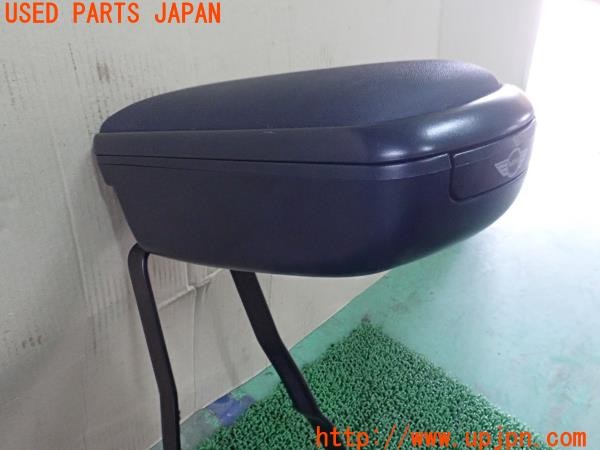 3UPJ=9234360652]BMW ミニ(MINI)ジョンクーパーワークス(MFJCW R56)純正 アームレスト 中古_2