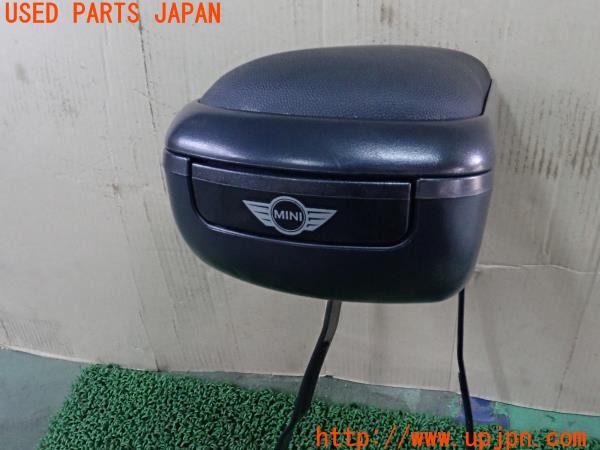 3UPJ=9234360652]BMW ミニ(MINI)ジョンクーパーワークス(MFJCW R56)純正 アームレスト 中古_3
