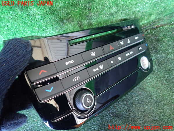 1UPJ-9234386066]ジャガー・XF スポーツブレイク(JBS2NC)エアコンスイッチ1 中古_2