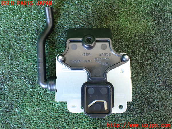 1UPJ-9234386850]ジャガー・XF スポーツブレイク(JBS2NC)空気清浄機 中古_3