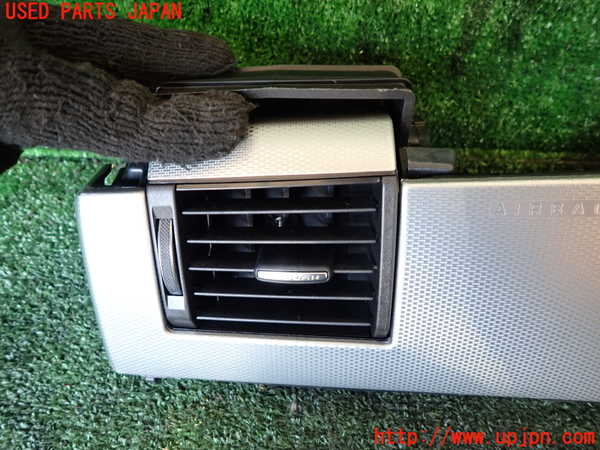 1UPJ-9234387527]ジャガー・XF スポーツブレイク(JBS2NC)エアコン吹き出し口2 中古_2