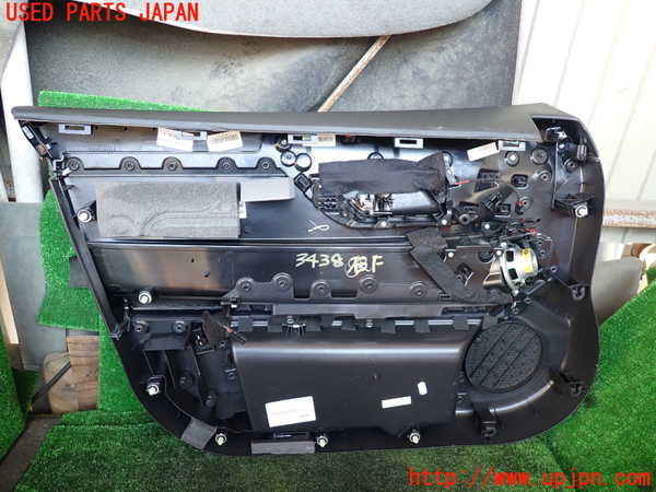 1UPJ-9234381234]ジャガー・XF スポーツブレイク(JBS2NC)右前ドア内張り 中古_4