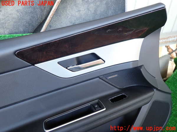 1UPJ-9234381264]ジャガー・XF スポーツブレイク(JBS2NC)左前ドア内張り 中古_2