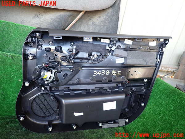 1UPJ-9234381264]ジャガー・XF スポーツブレイク(JBS2NC)左前ドア内張り 中古_4