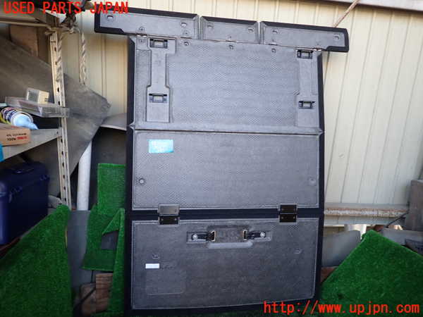 1UPJ-9234387773]ジャガー・XF スポーツブレイク(JBS2NC)ラゲッジトレイ3 中古_2