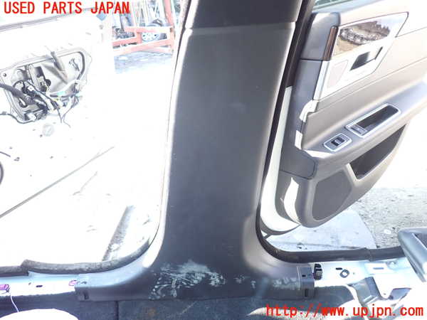 1UPJ-9234387665]ジャガー・XF スポーツブレイク(JBS2NC)右センターピラートリム 中古_3