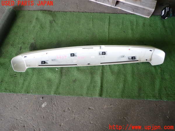 1UPJ-9234391520]エスクァイアハイブリッド(ZWR80G)リアスポイラー 中古_2
