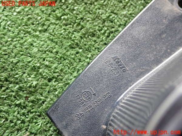 1UPJ-9234391530]エスクァイアハイブリッド(ZWR80G)右テールランプ 中古_2