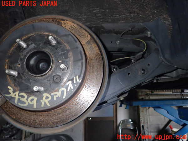 1UPJ-9234395380]エスクァイアハイブリッド(ZWR80G)リアアクスルビーム 中古_2