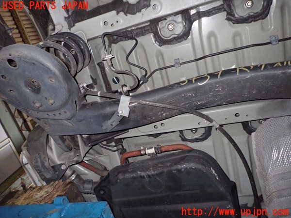 1UPJ-9234395380]エスクァイアハイブリッド(ZWR80G)リアアクスルビーム 中古_5