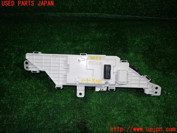 1UPJ-9234396239]エスクァイアハイブリッド(ZWR80G)メーター・その他 中古_3