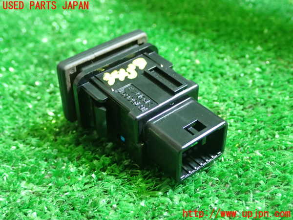 1UPJ-9234396308]エスクァイアハイブリッド(ZWR80G)スイッチ3 中古_3