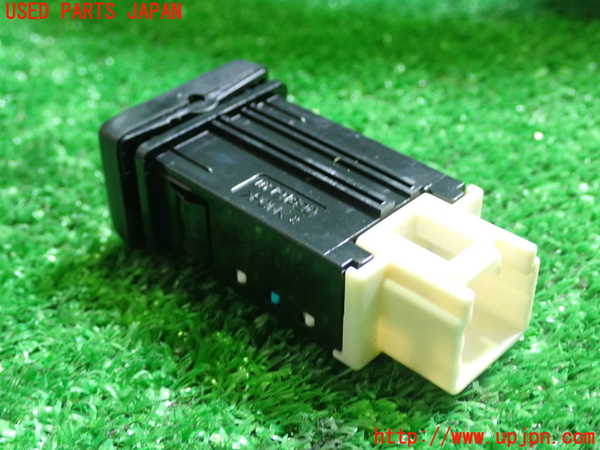 1UPJ-9234396310]エスクァイアハイブリッド(ZWR80G)スイッチ5 中古_3