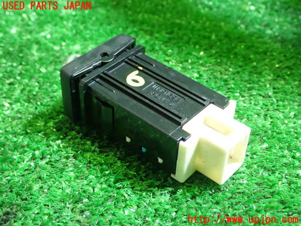 1UPJ-9234396311]エスクァイアハイブリッド(ZWR80G)スイッチ6 中古_3