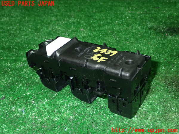 1UPJ-9234396240]エスクァイアハイブリッド(ZWR80G)右前パワーウィンドウスイッチ 中古_2