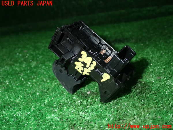 1UPJ-9234396245]エスクァイアハイブリッド(ZWR80G)左前パワーウィンドウスイッチ 中古_2