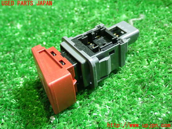 1UPJ-9234396290]エスクァイアハイブリッド(ZWR80G)ハザードスイッチ 中古_2