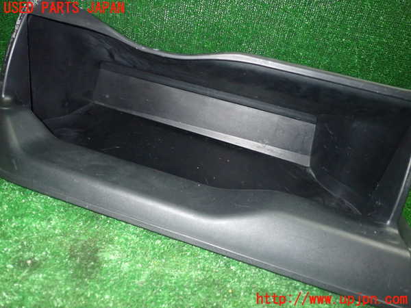 1UPJ-9234397516]エスクァイアハイブリッド(ZWR80G)グローブボックス1 中古_5