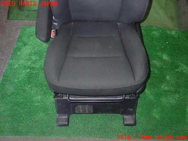1UPJ-9234397065]エスクァイアハイブリッド(ZWR80G)助手席シート 中古_3