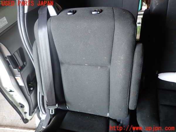 1UPJ-9234397145]エスクァイアハイブリッド(ZWR80G)右2列目シート 中古_3