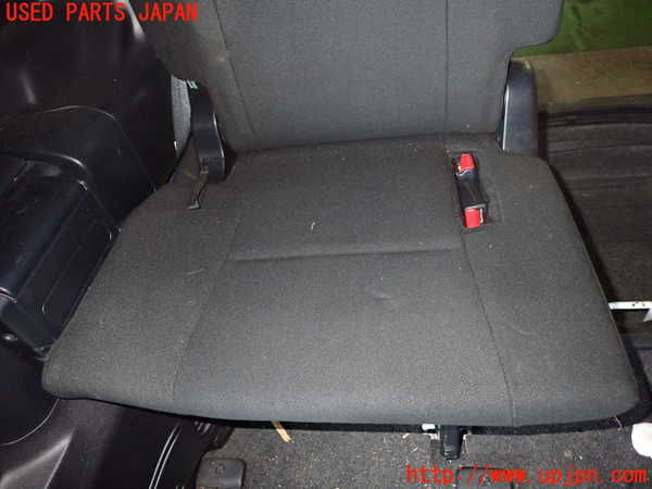 1UPJ-9234397235]エスクァイアハイブリッド(ZWR80G)右3列目シート 中古_2