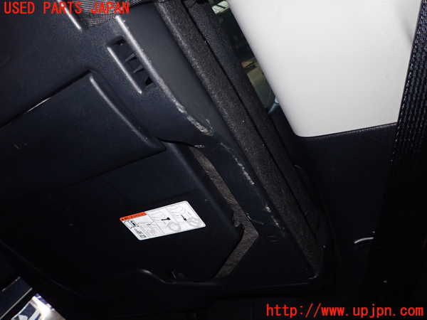 1UPJ-9234397235]エスクァイアハイブリッド(ZWR80G)右3列目シート 中古_4