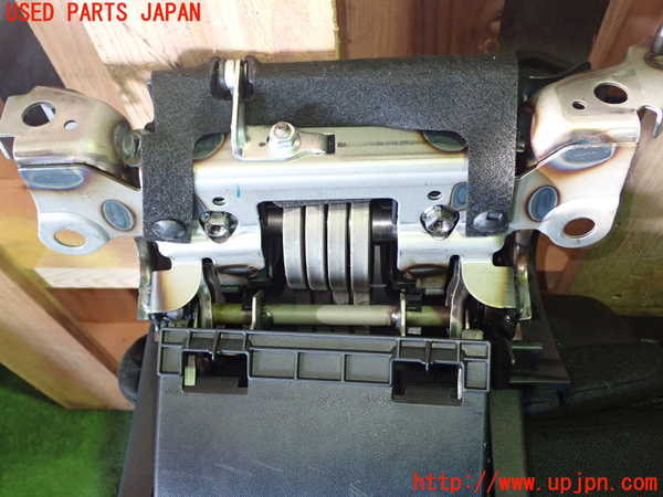 1UPJ-9234397235]エスクァイアハイブリッド(ZWR80G)右3列目シート 中古_6