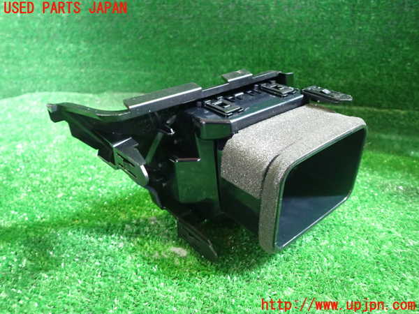 1UPJ-9234397526]エスクァイアハイブリッド(ZWR80G)エアコン吹き出し口1 中古_3