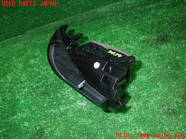 1UPJ-9234397527]エスクァイアハイブリッド(ZWR80G)エアコン吹き出し口2 中古_2