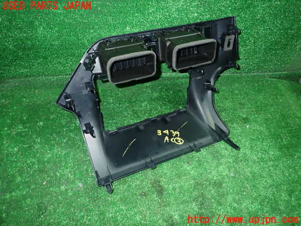 1UPJ-9234397528]エスクァイアハイブリッド(ZWR80G)エアコン吹き出し口3 中古_3