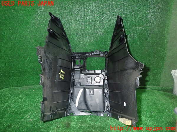 1UPJ-9234397549]エスクァイアハイブリッド(ZWR80G)コンソール 中古_4