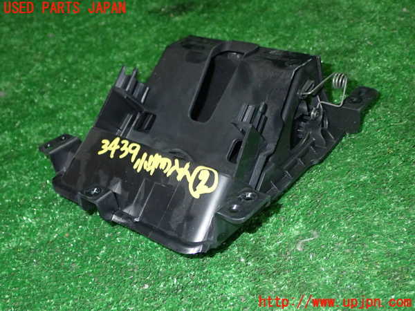 1UPJ-9234397842]エスクァイアハイブリッド(ZWR80G)小物入れ2 中古_3