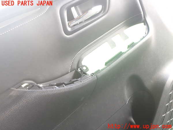 1UPJ-9234391264]エスクァイアハイブリッド(ZWR80G)左前ドア内張り 中古_4