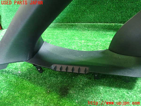 1UPJ-9234397655]エスクァイアハイブリッド(ZWR80G)右フロントピラートリム 中古_4