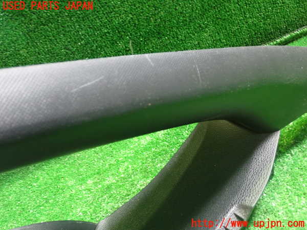 1UPJ-9234397660]エスクァイアハイブリッド(ZWR80G)左フロントピラートリム 中古_4