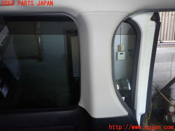 1UPJ-9234397680]エスクァイアハイブリッド(ZWR80G)左リアピラートリム 中古_2