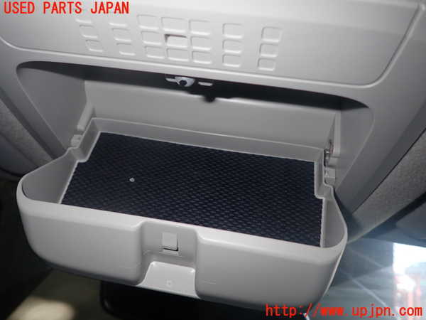 1UPJ-9234396411]エスクァイアハイブリッド(ZWR80G)ルームランプ1 中古_4